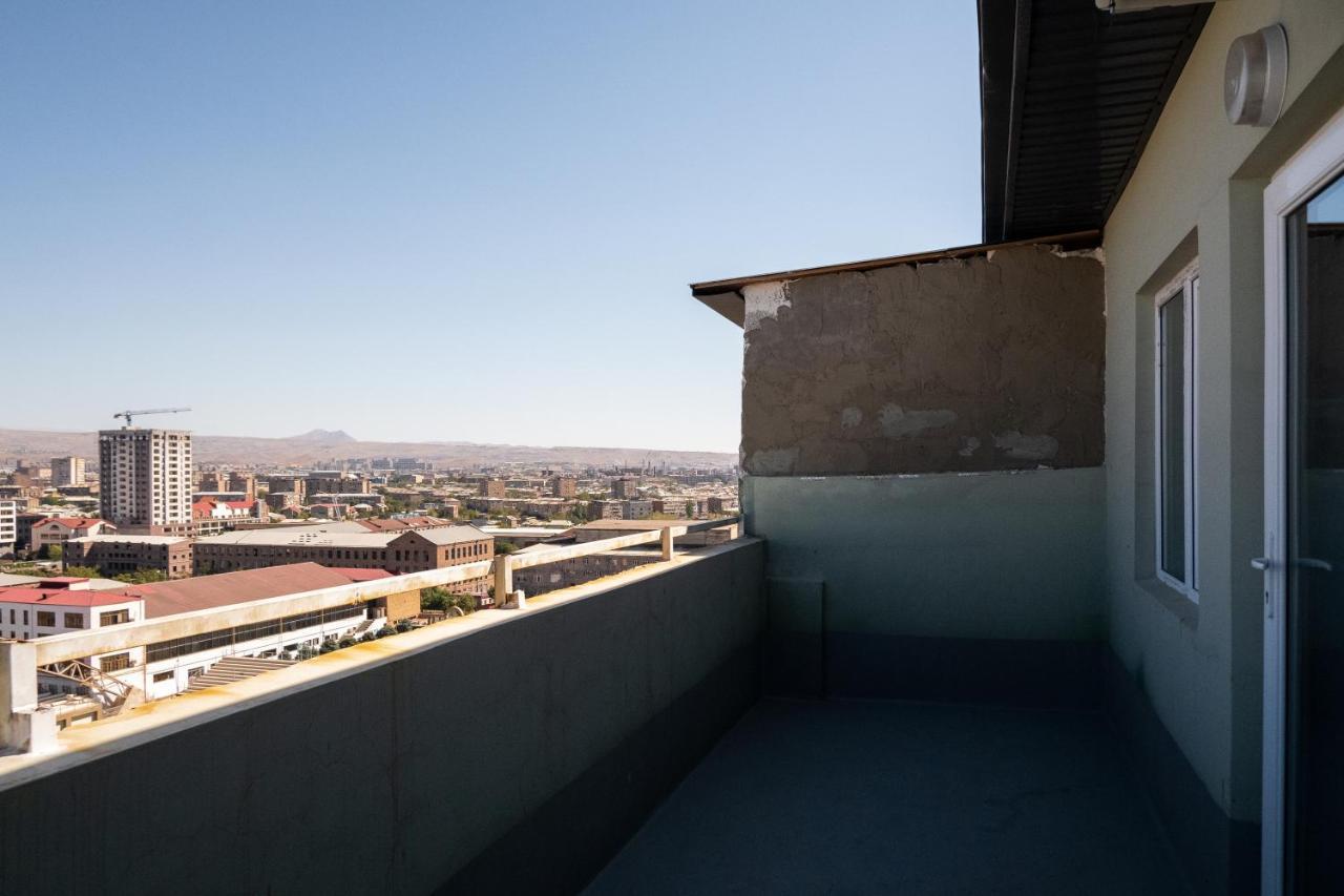 Bright Apartment On 13Th Floor Jerevan Buitenkant foto